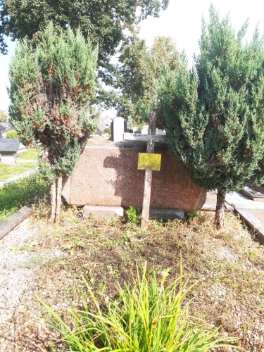 Justo ir Adėlės Kancliariu kapas