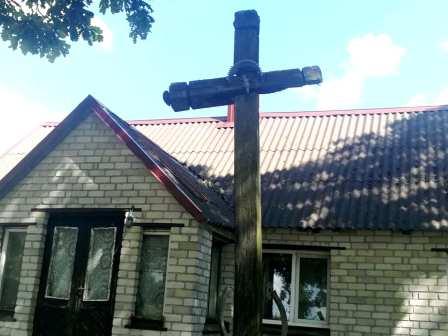 Kryžius prie Galinos namo